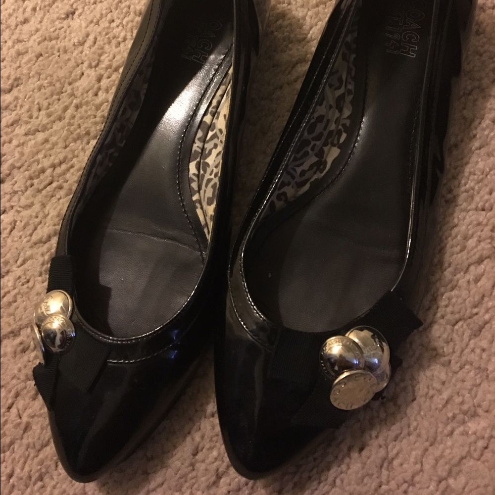 Coach pumps