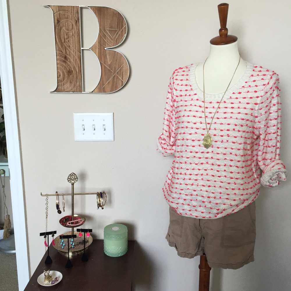 Cream and Neon pink sweater - XL