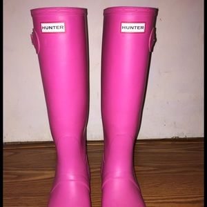 REDUCED PRICE Hot pink, tall hunter rain boots!💓