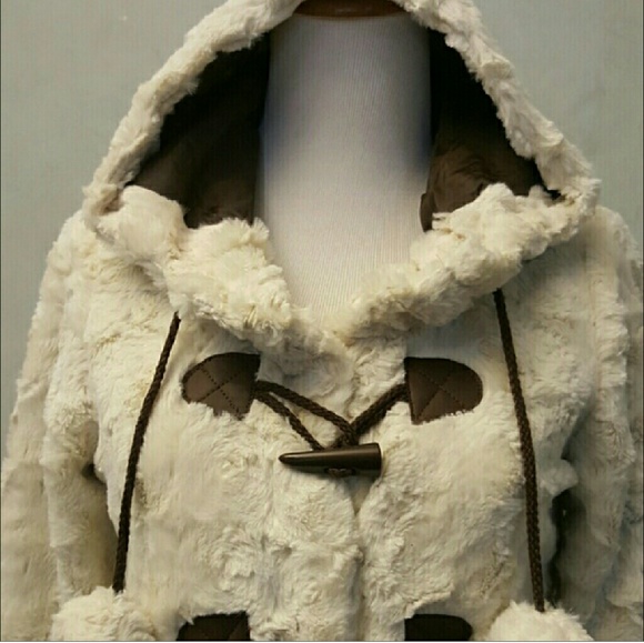Cream Faux fur fuzzy Jacket (1M Left) - Picture 5 of 6
