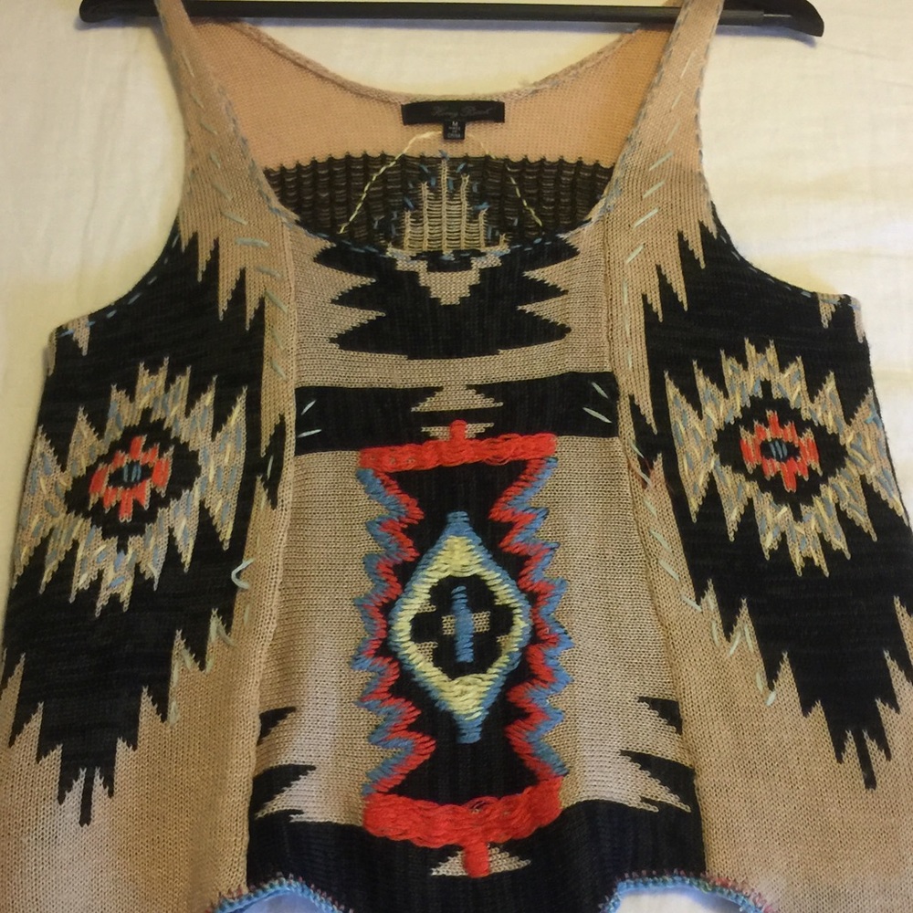 Tribal top
