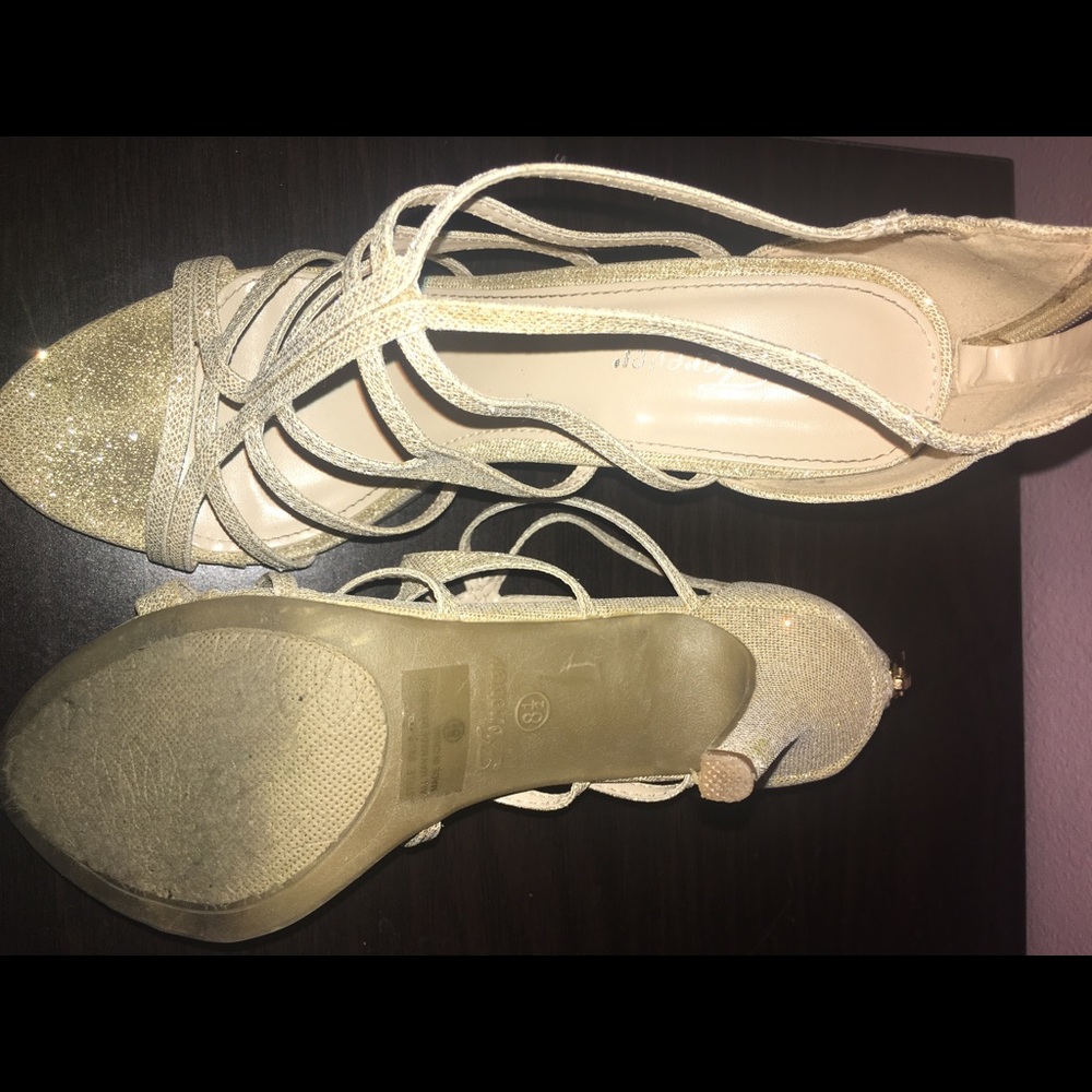High heels - Picture 3 of 4