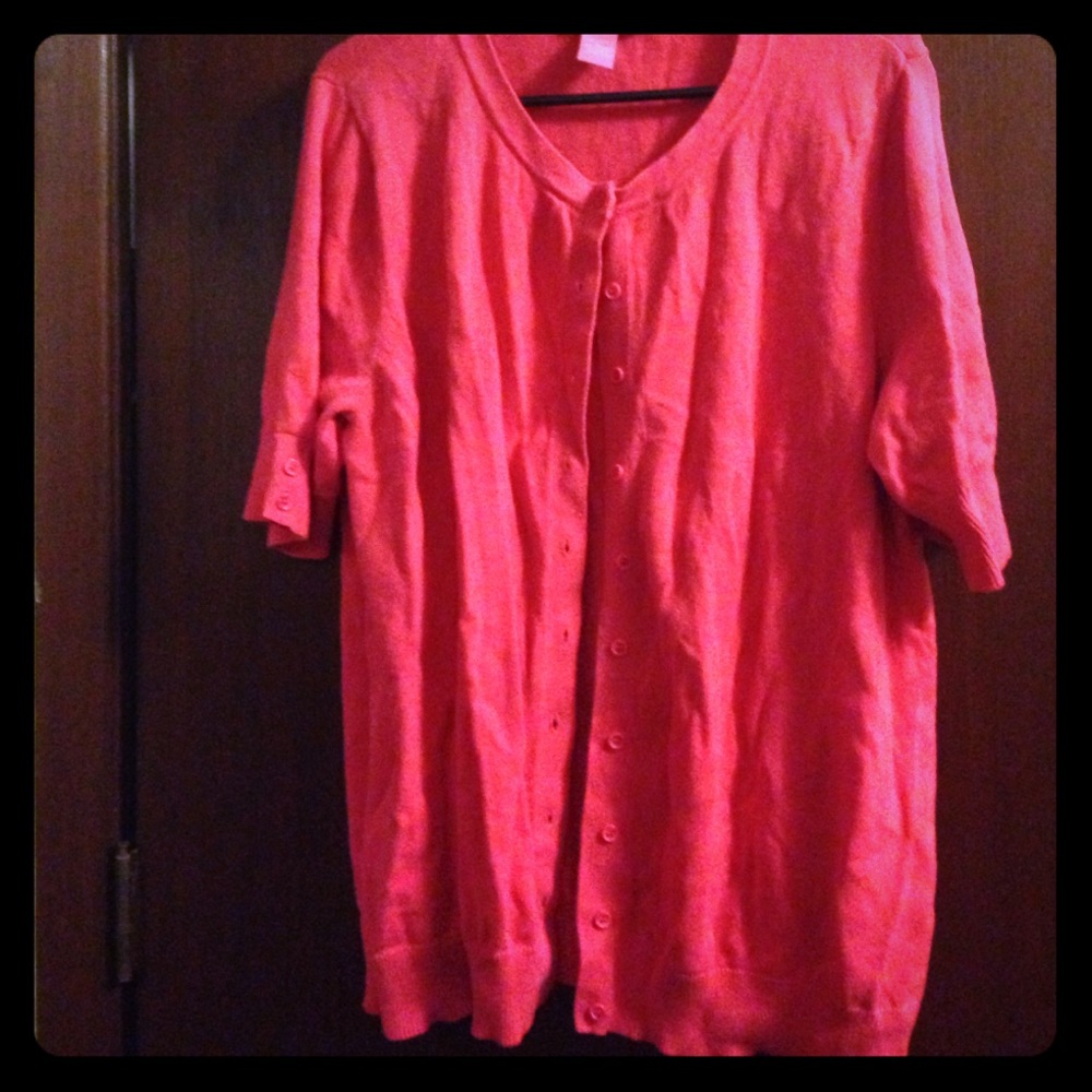 Pink short sleeved cardigan 1x