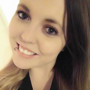 Meet your Posher, Steph