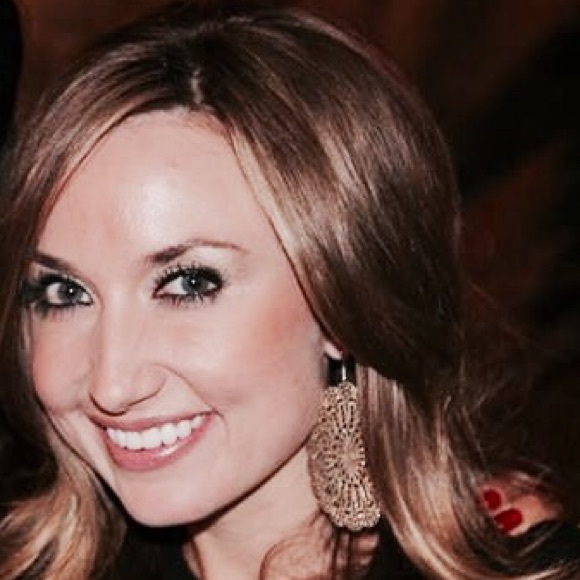 Meet your Posher, Staci - Picture 1 of 1