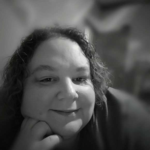 Meet your Posher, Becky - Picture 1 of 1