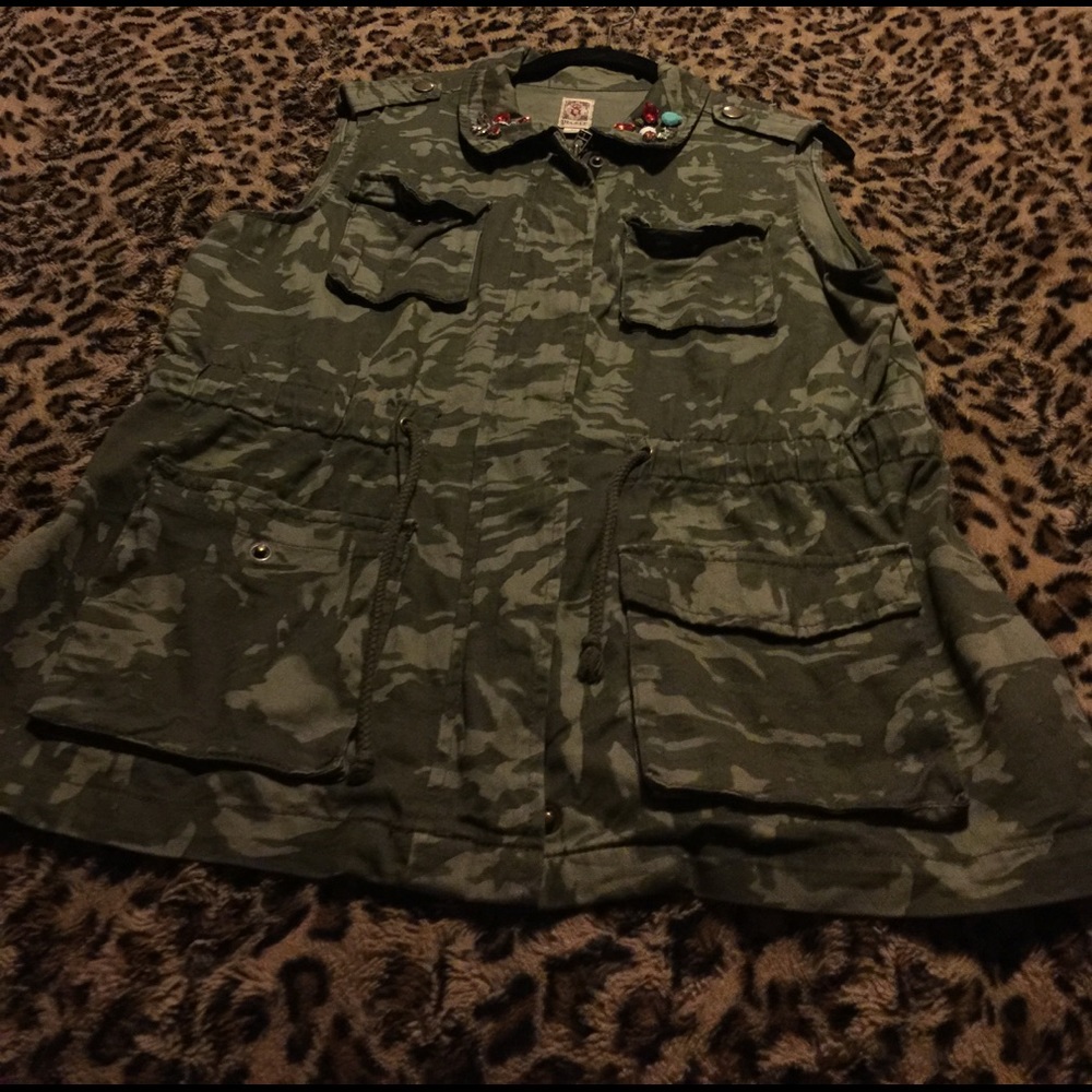 Camouflage vest