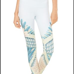 Alo Goddess Feathers yoga pants Size M
