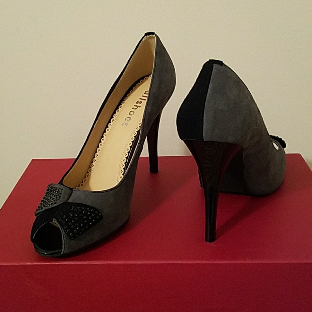 Black and Grey Beautiful Genuine Leather Sued Pums