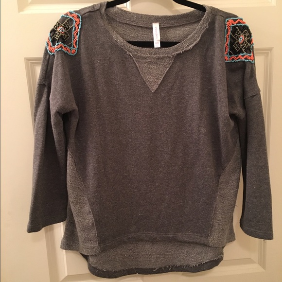 Crew Neck Sweatshirt Sweater with Beaded Shoulders - Picture 4 of 4