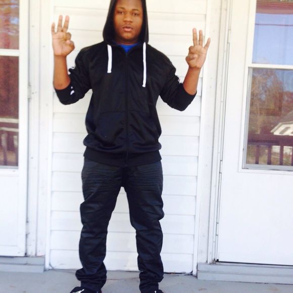 Meet your Posher, Stevenson - Picture 1 of 1