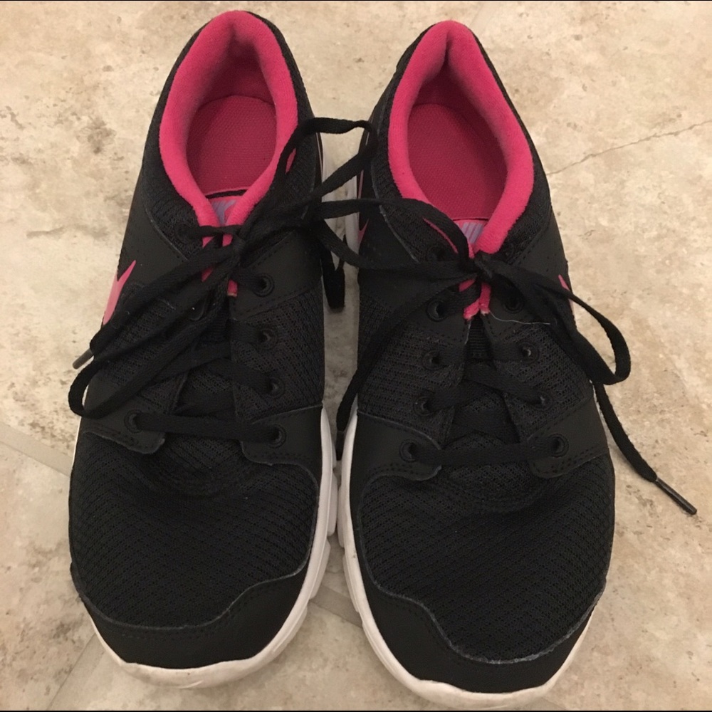 ⚡️FLASH SALE ⚡️ Nike Flex, Size 9