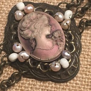 ❤️vintage inspired cameo bracelet/earrings set❤️ ❤️vintage inspired cameo bracelet/earrings set❤️
