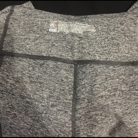 A gift from a friend but it was the wrong size - Picture 2 of 4