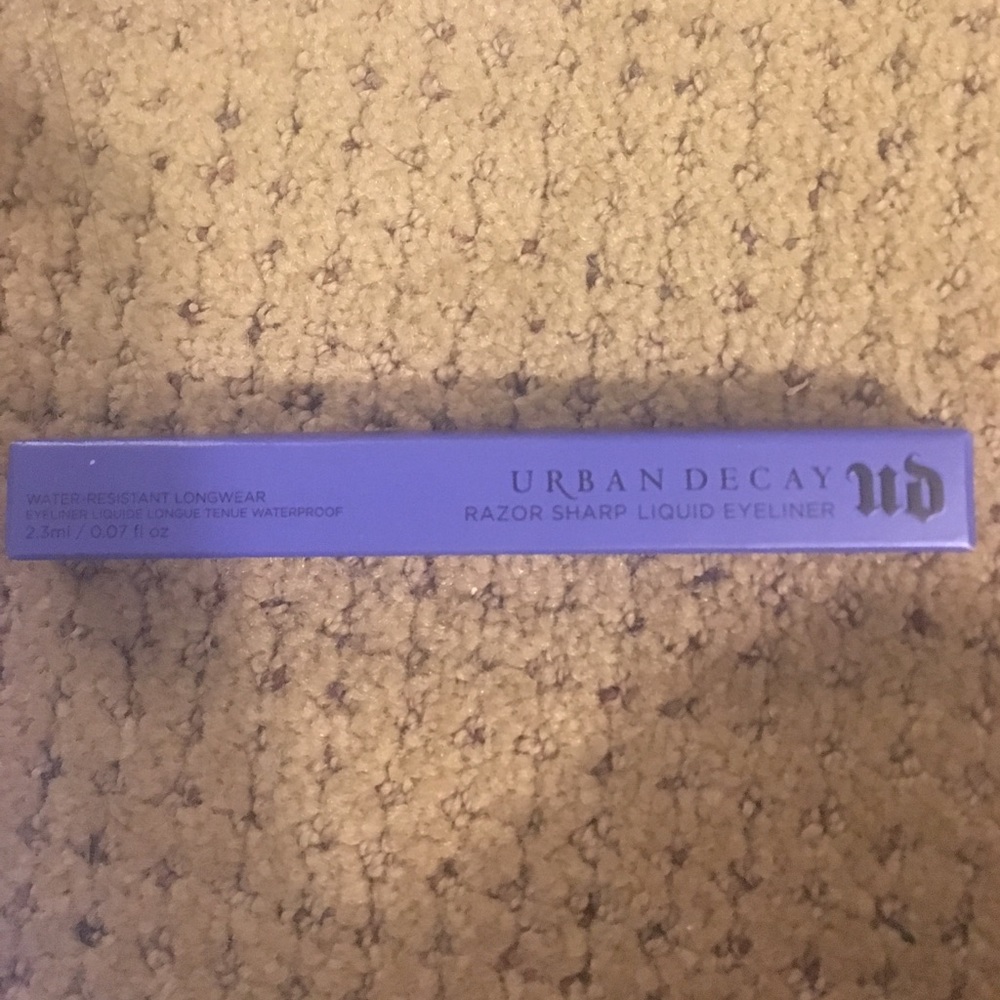 Urban Decay Razor sharp liquid eyeliner