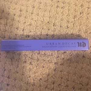 Urban Decay Razor sharp liquid eyeliner
