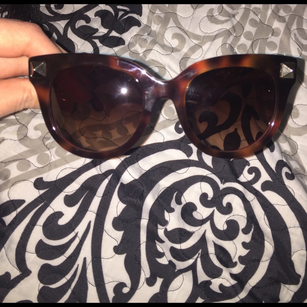 Valentino sun glasses