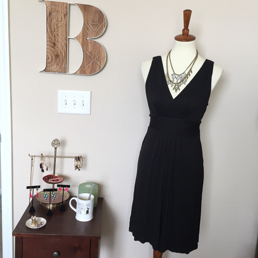 LOFT Pleated V-Neck Dress - S