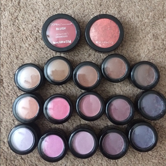 Other - 😍NWOT eyeshadow palettes and blush