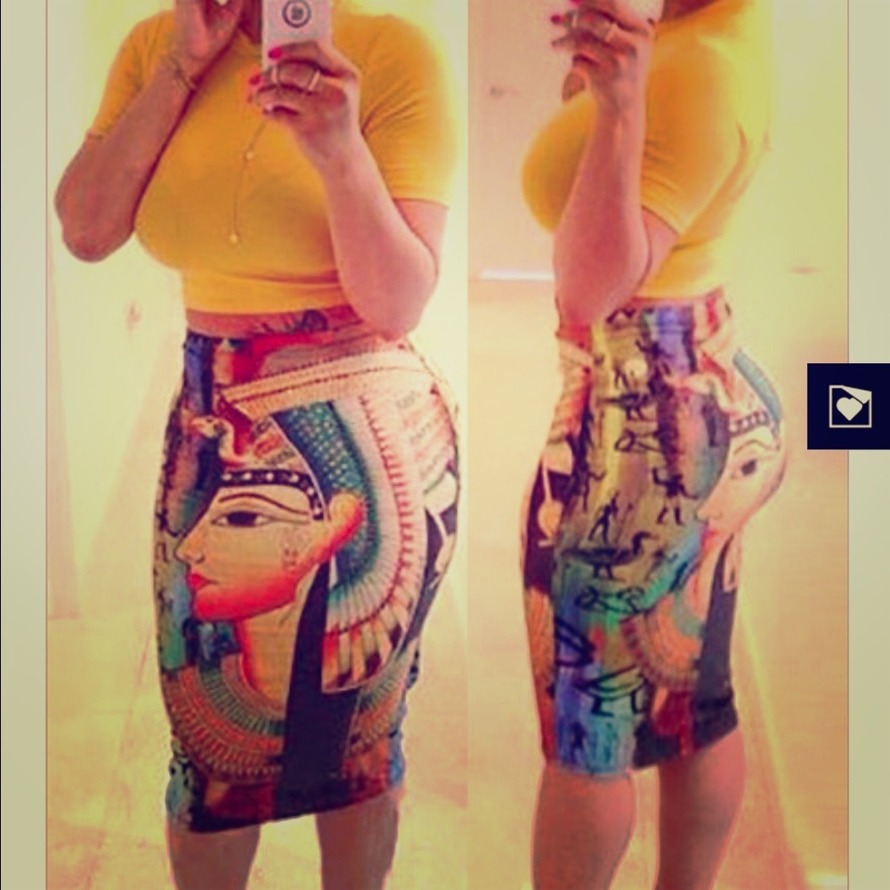 Two piece bodycon matching crop top and skirt