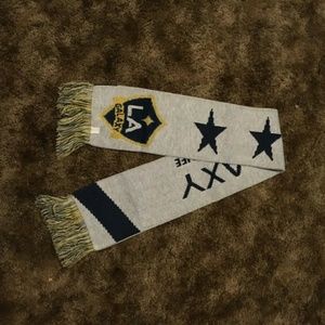 La Galaxy Scarf
