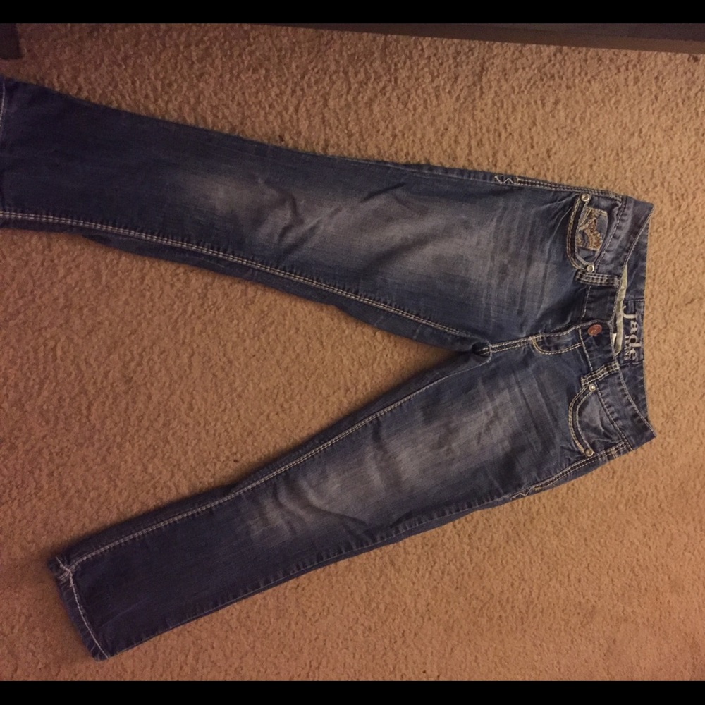 Capris (detailed pockets)