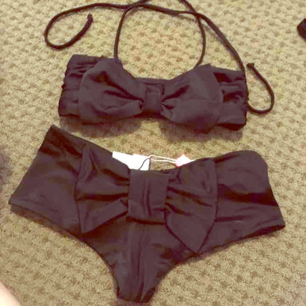 lolli black bow bikini top