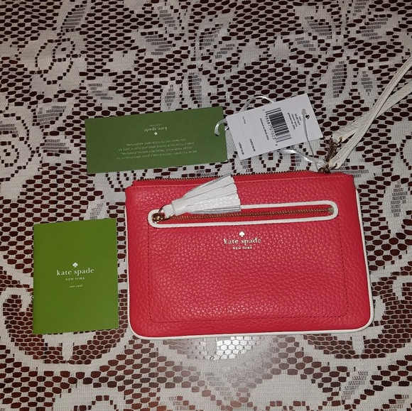 kate spade Handbags - Kate Spade wristlet