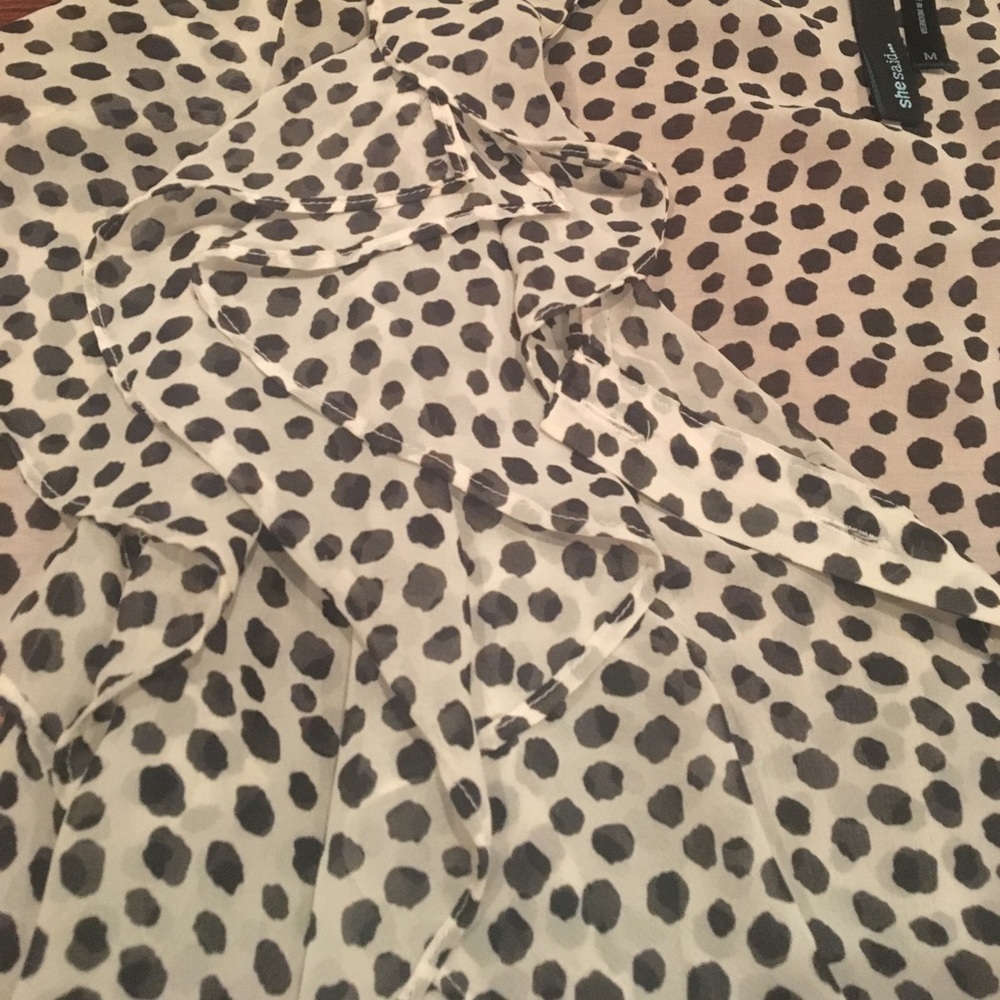 Sheer Printed Flowy Ruffled Blouse - Picture 2 of 2