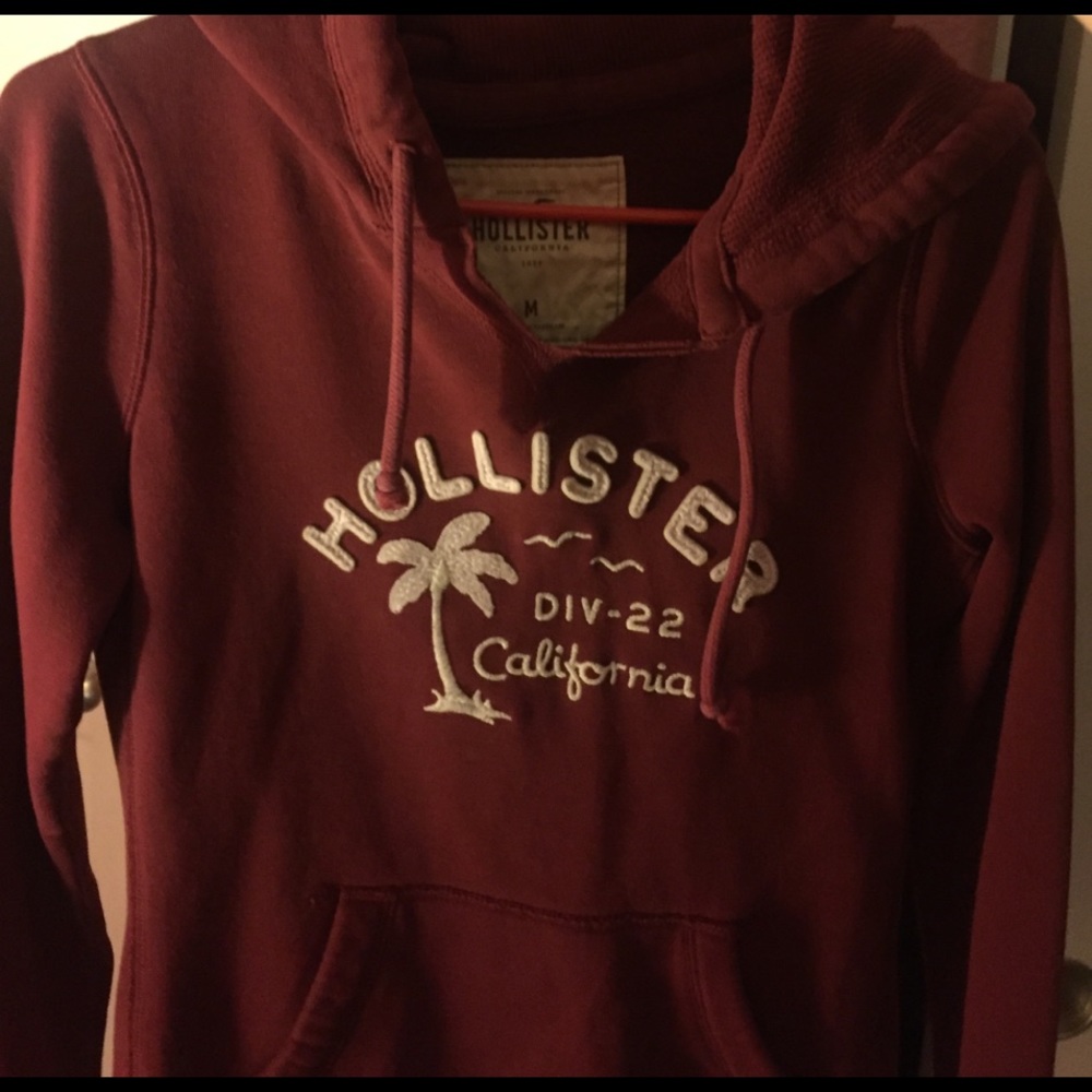 Maroon Hollister hoodie