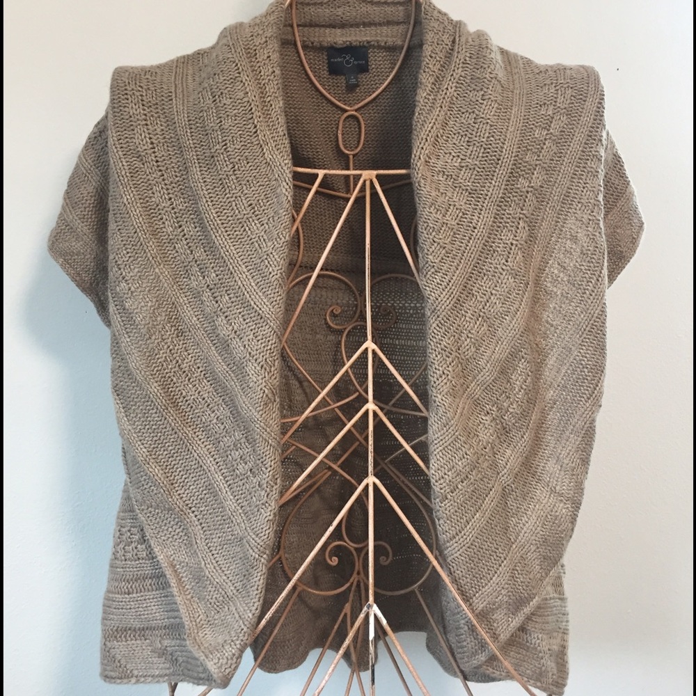 Cute Market & Spruce sweater shrug