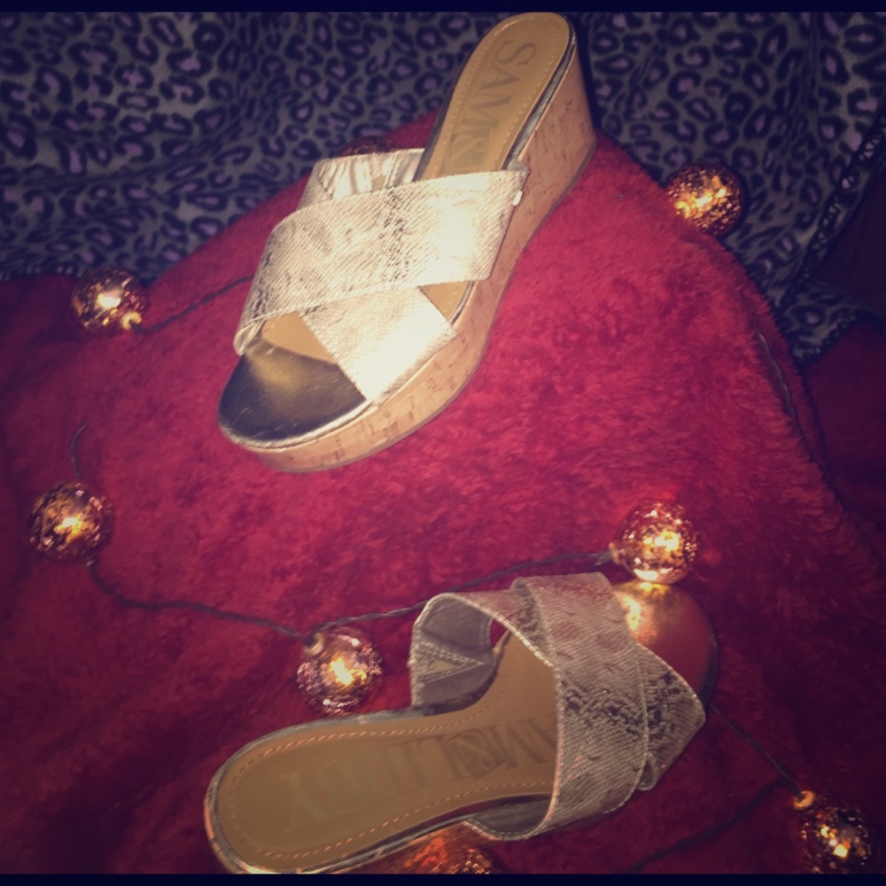 Sam & Libby Push in gold metallic sandals