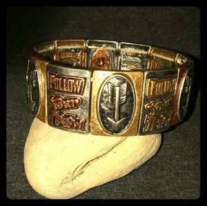 New Follow your dream strecthy bracelet