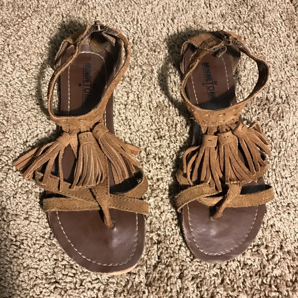 MINNETONKA Tan Suede & Fringe Sandals