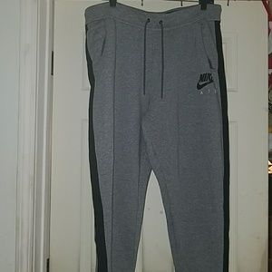 Nike Rally Joggers
