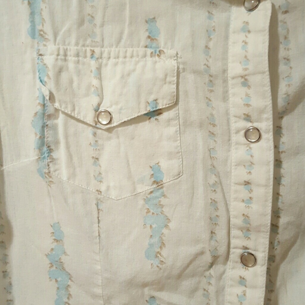 Button Up Collared Shirt - Picture 3 of 4