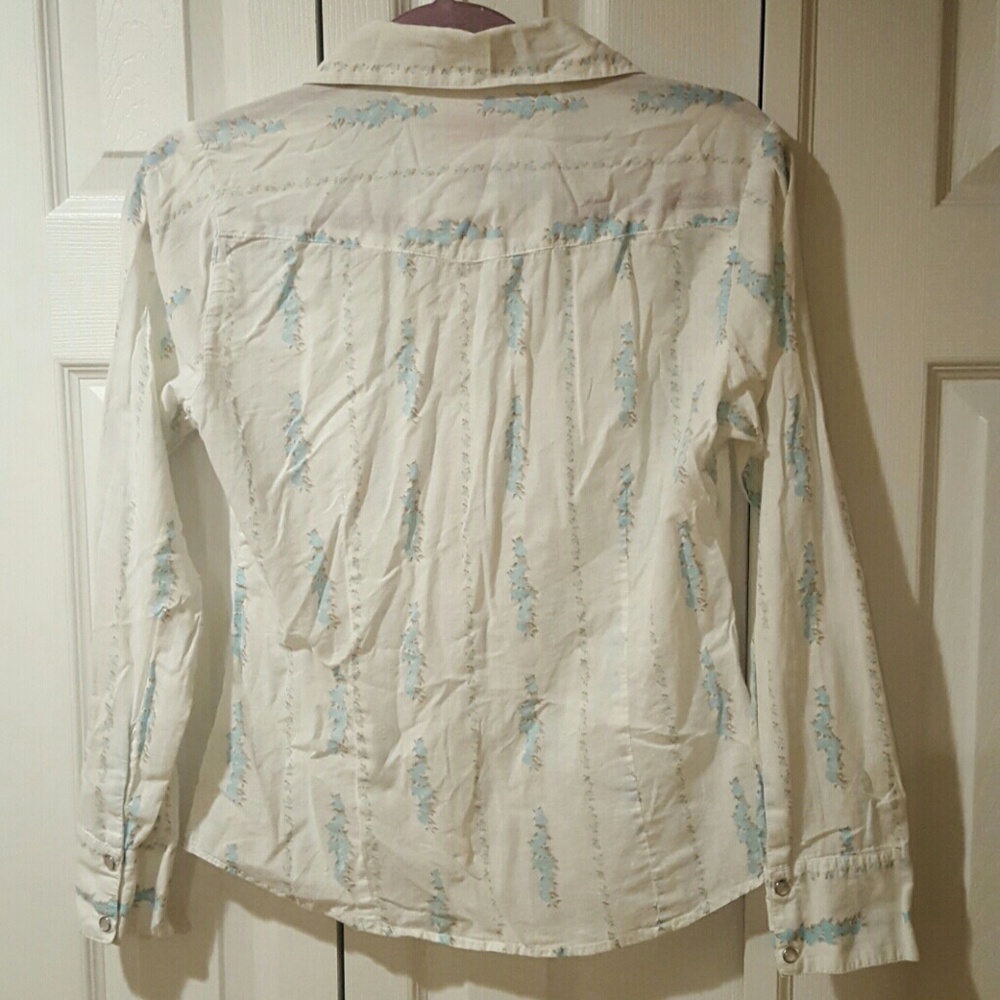 Button Up Collared Shirt - Picture 4 of 4