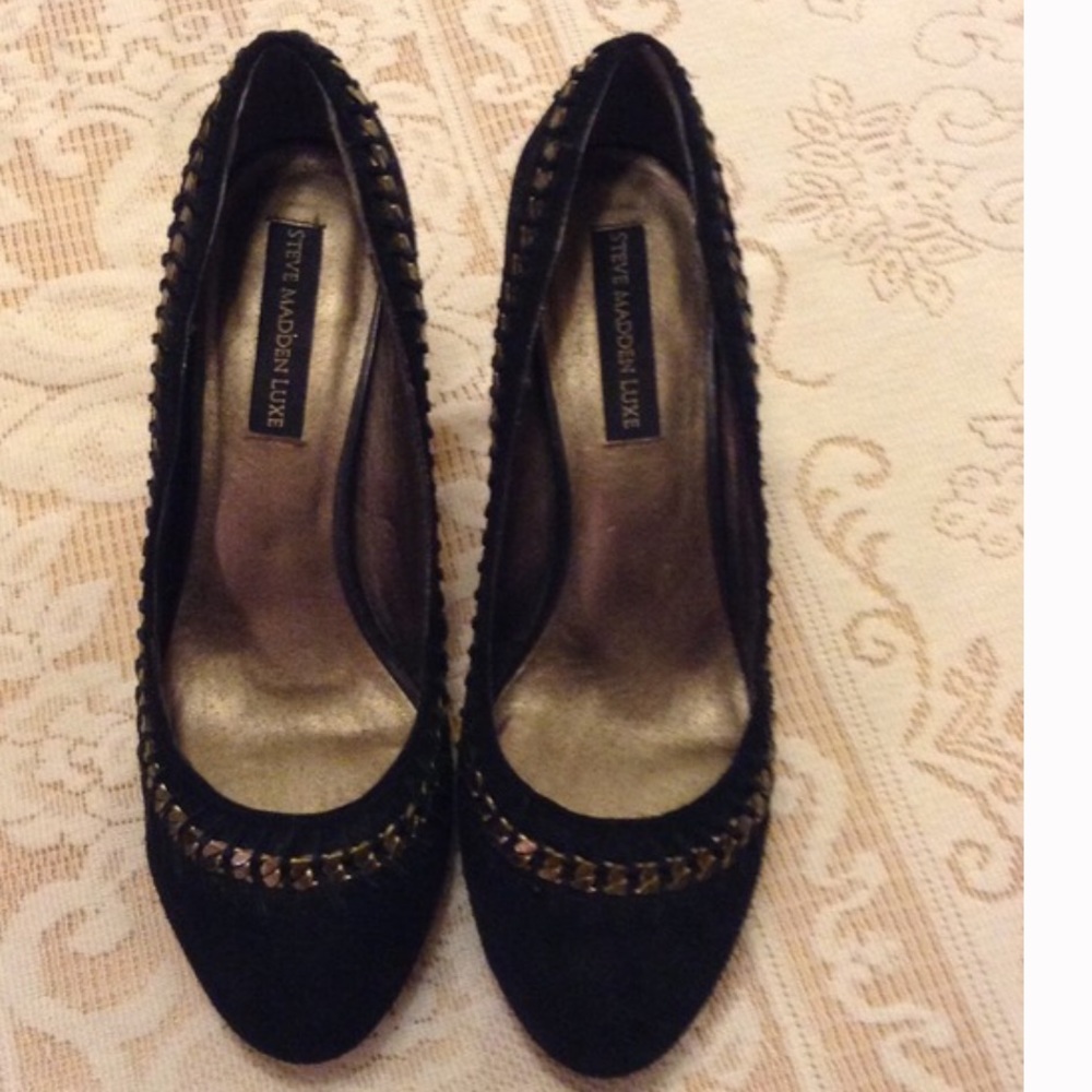 beautiful black suede classic 3 inch heel Pumps
