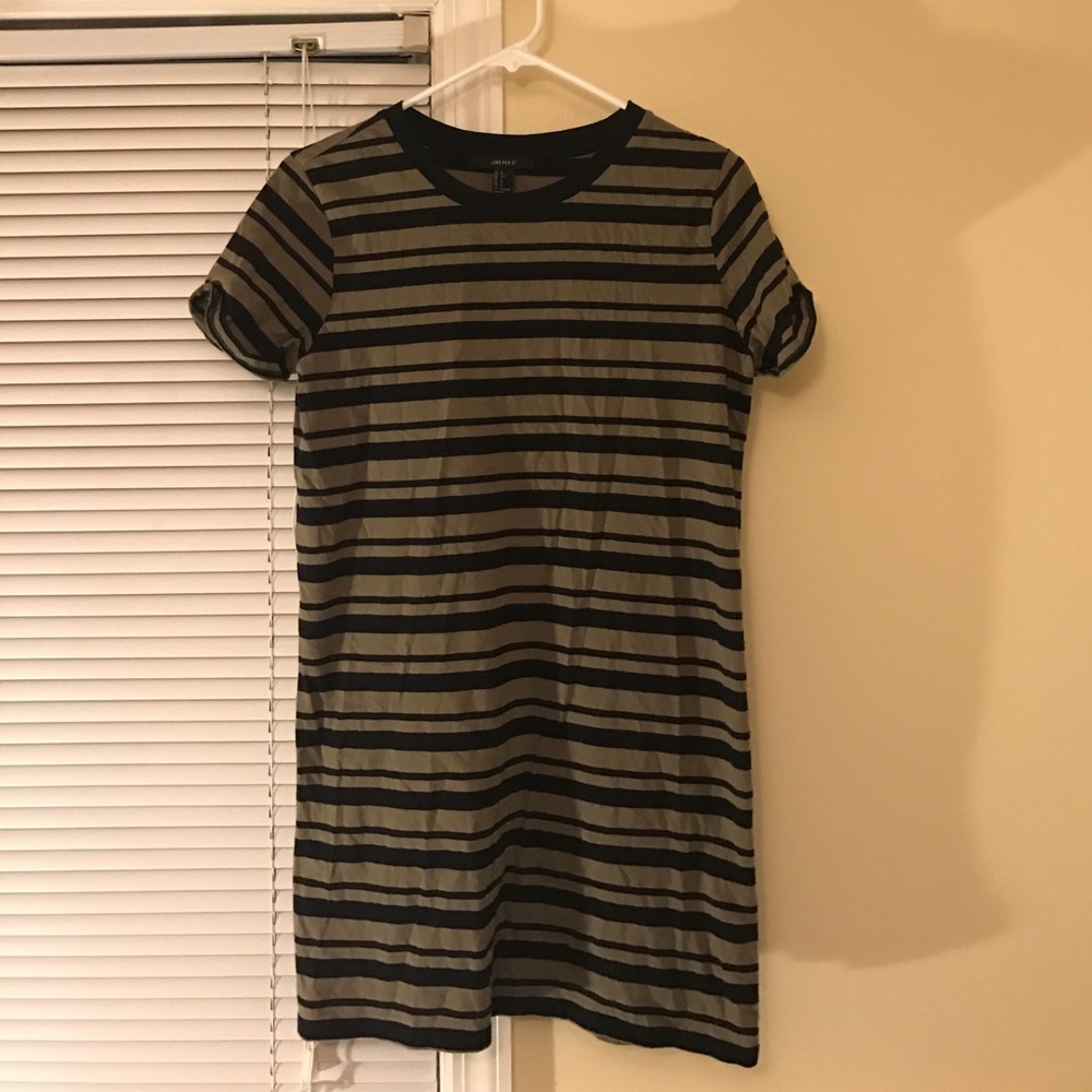 Forever 21 T-Shirt dress