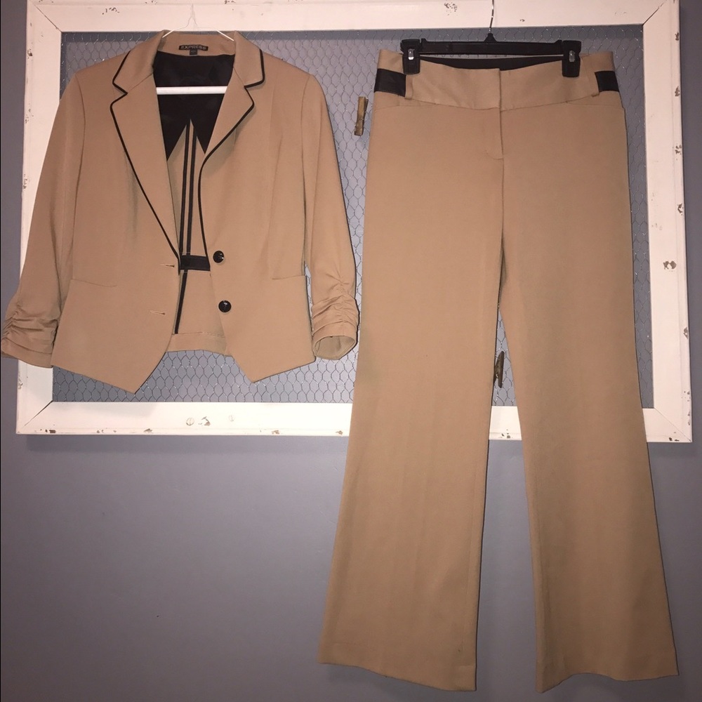 Express camel suit sz 4