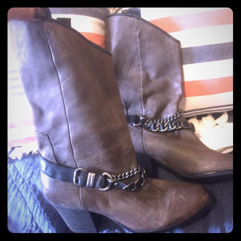 *Price Reduced* Leather Nicole boots