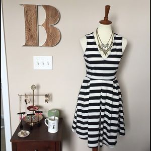 Box Pleat Fit and Flare Boutique Dress - M