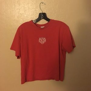 Red tshirt, cropped