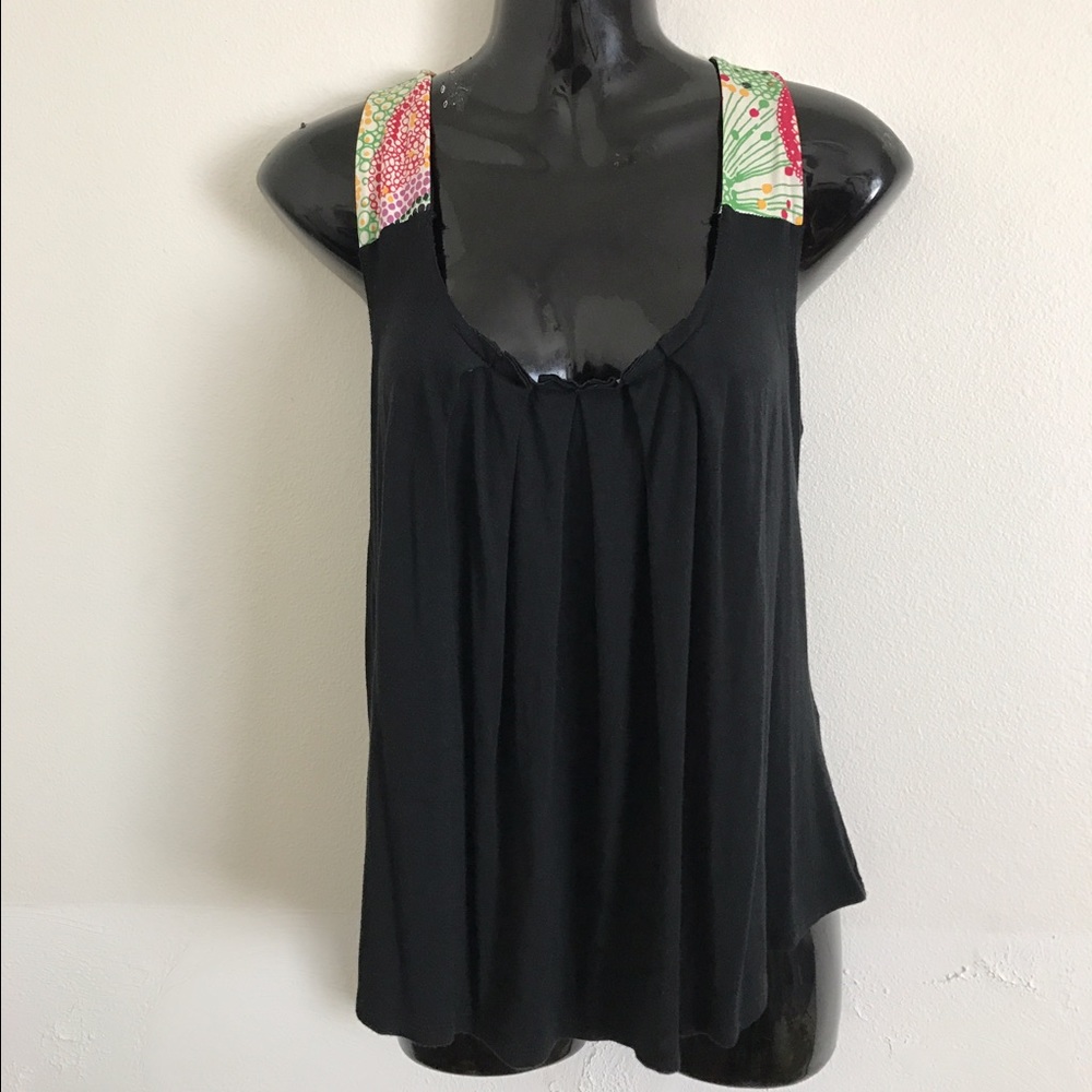 Black tank with print on razorback. Size sm. 🙌🏼