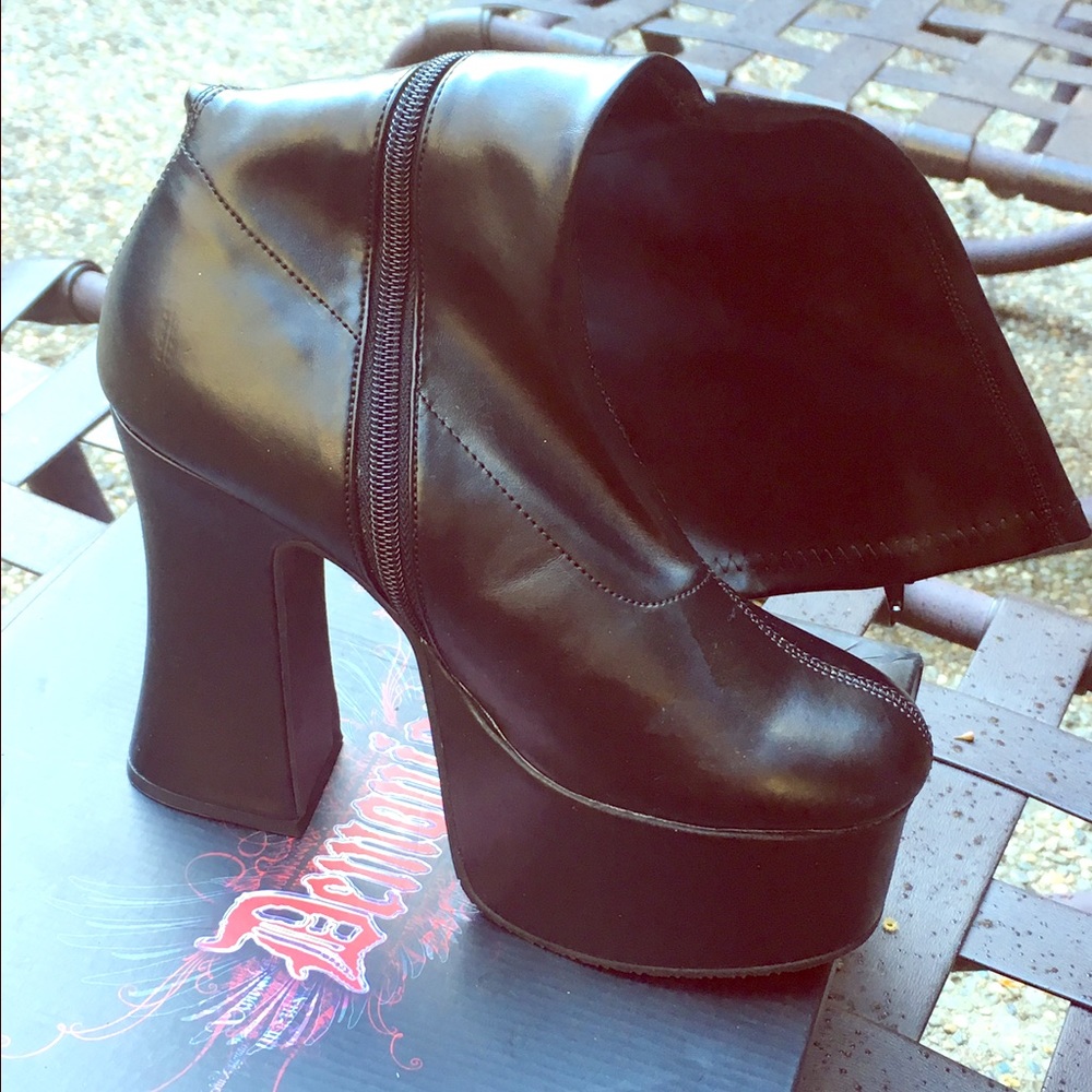 Demonia Boots Slick-100