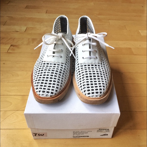 woven oxford shoes