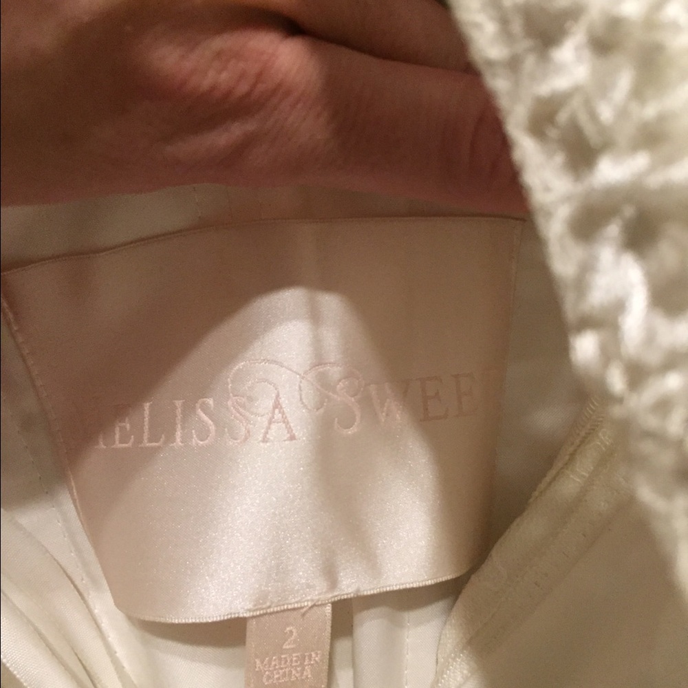 Wedding dress-Melissa Sweet size 2 no alterations