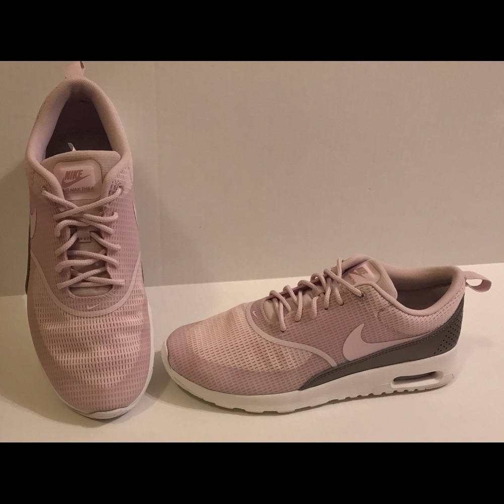 Women's Nike Air Max Thea size 7.5