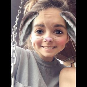 Meet your Posher, Brittney