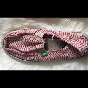 Sanuk women's slip on shoes